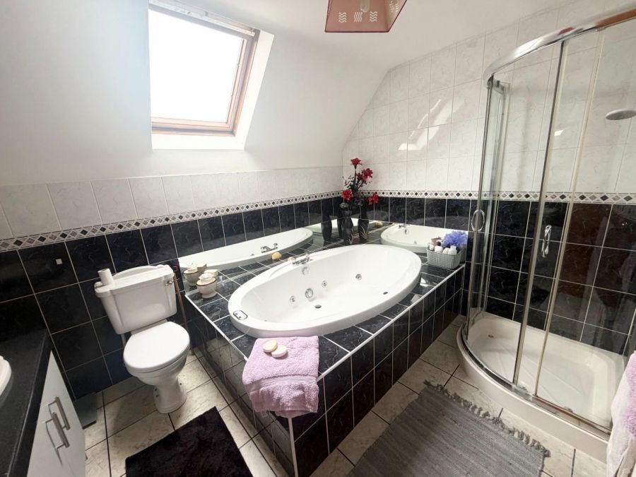 8 Walworth Park