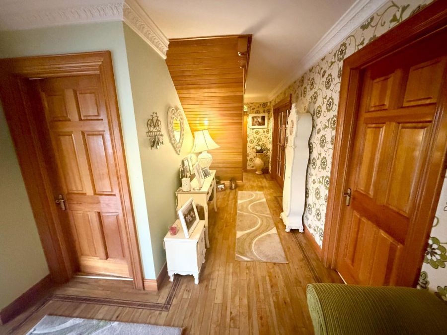 8 Walworth Park