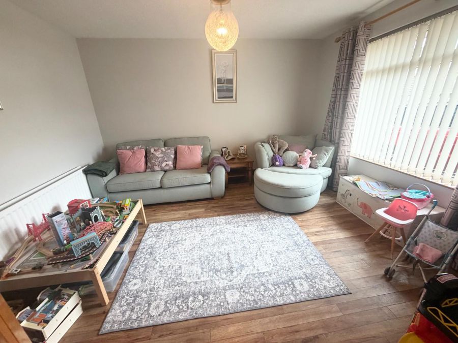 8 Walworth Park