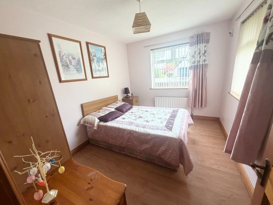 8 Walworth Park