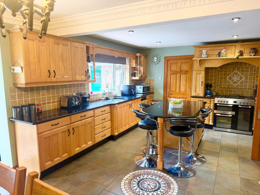 8 Walworth Park