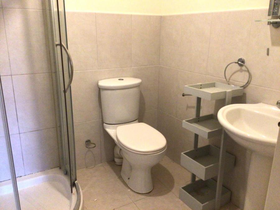 D6 Silver Hill House