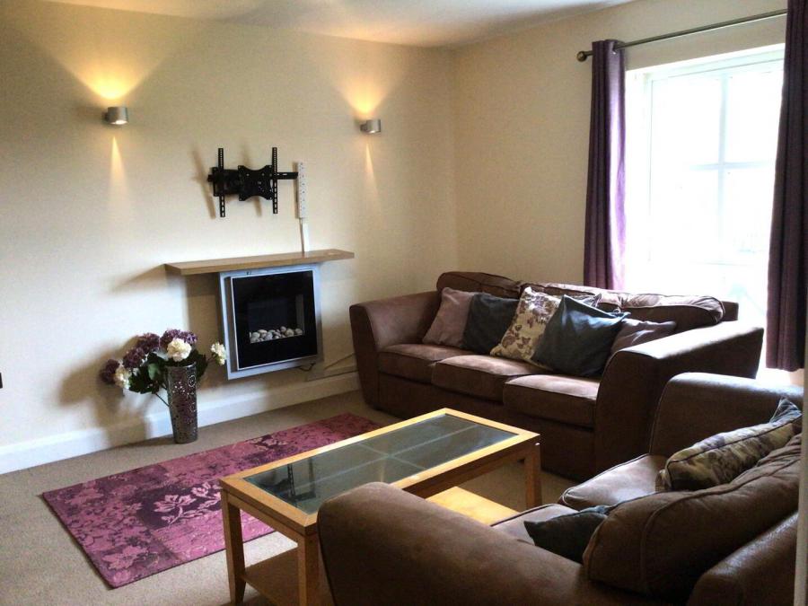 D6 Silver Hill House