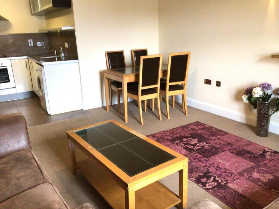 D6 Silver Hill House