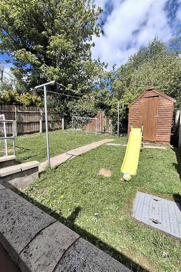 11 Beattie Park Central