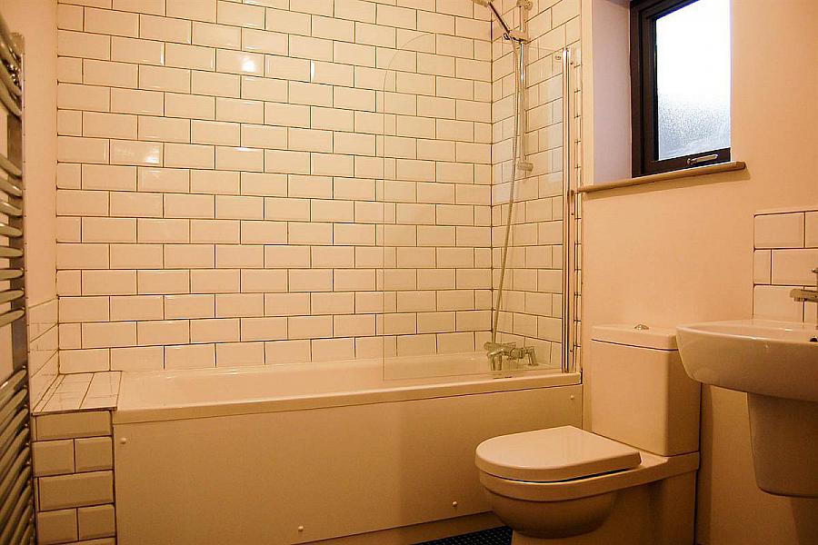 Apartment 1, 172 North Queen Street