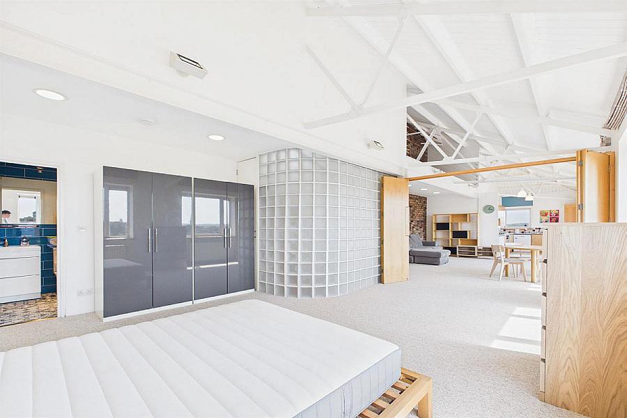Apartment 406, Somerset Studios
