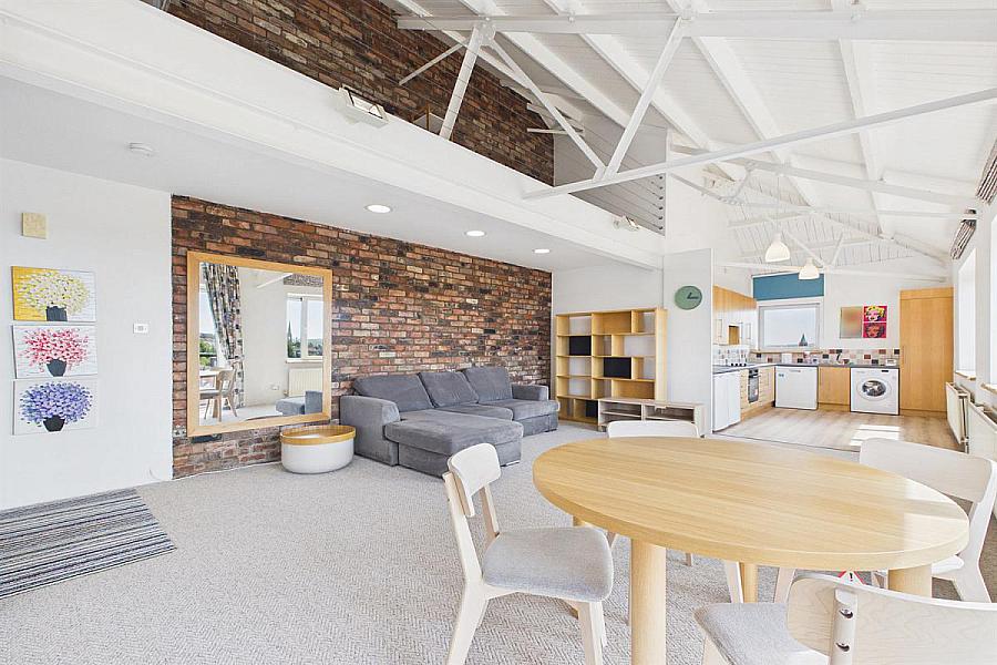 Apartment 406, Somerset Studios
