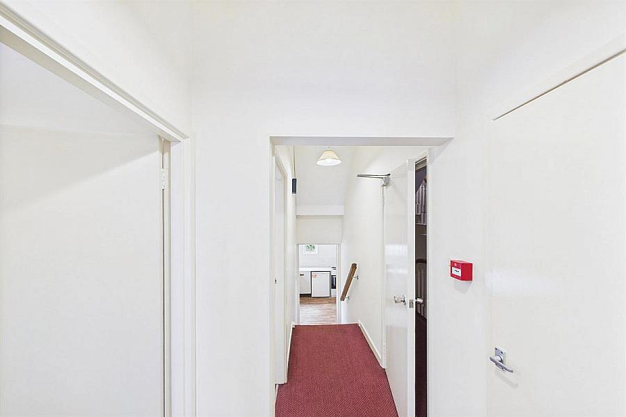 Flat 3, 90 Eglantine Avenue