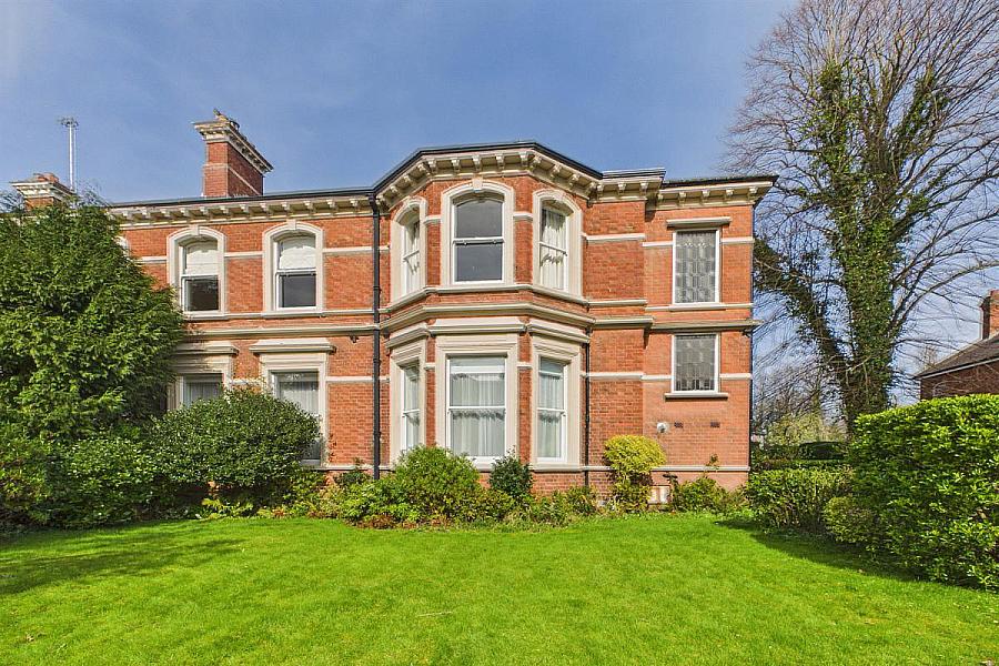 18A Derryvolgie Avenue