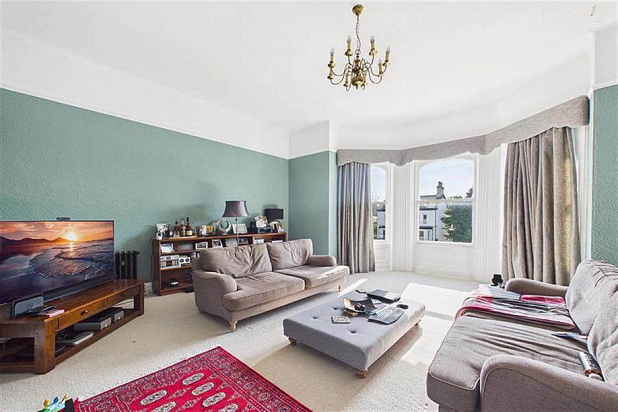 18A Derryvolgie Avenue