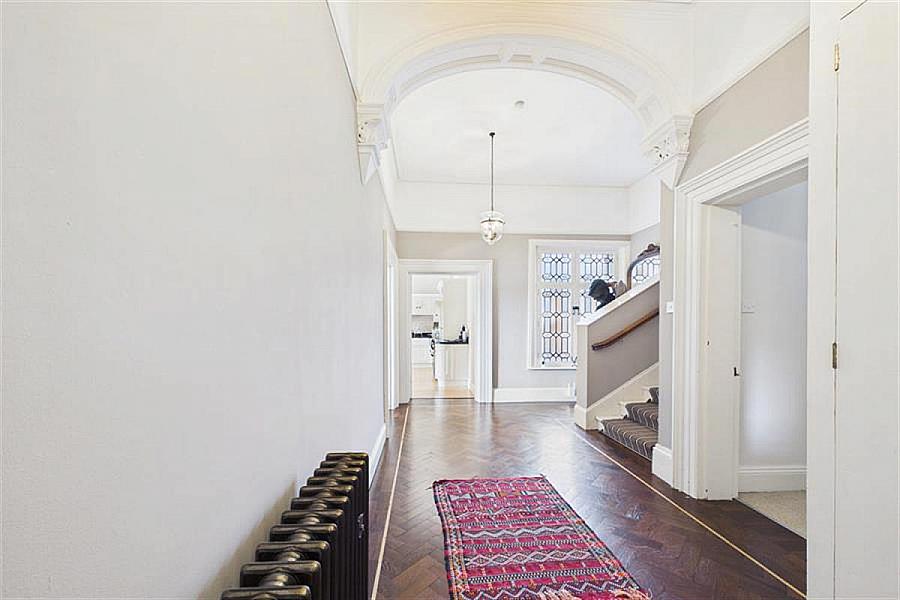 18A Derryvolgie Avenue