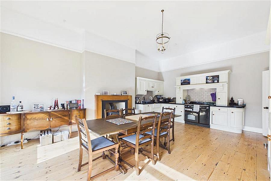 18A Derryvolgie Avenue