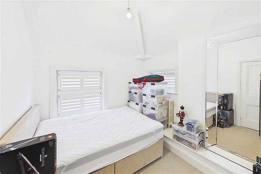 18A Derryvolgie Avenue