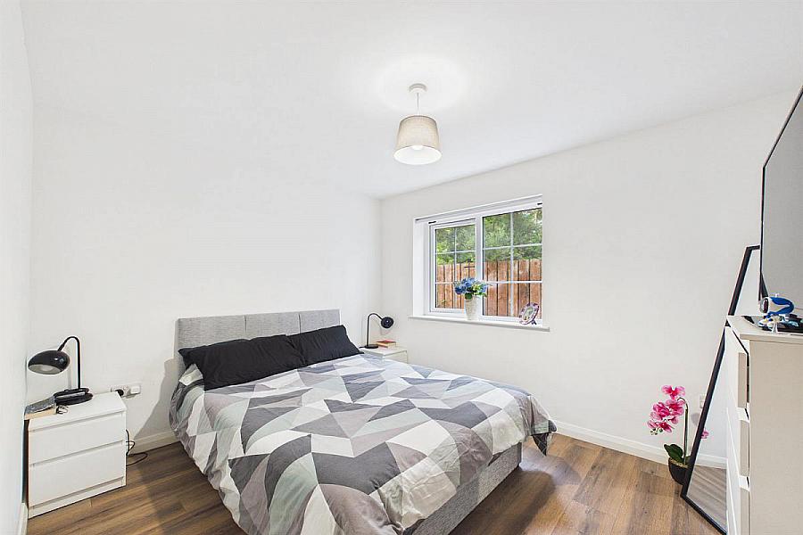 Apt 17, 16 Comber Road