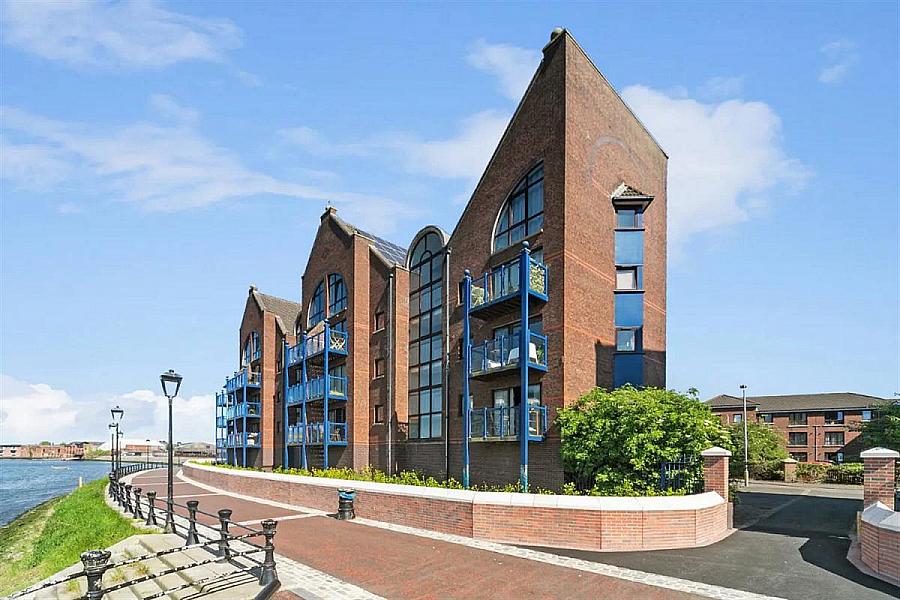 13 Ravenhill Reach Mews