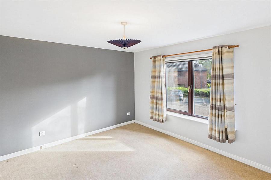 13 Ravenhill Reach Mews