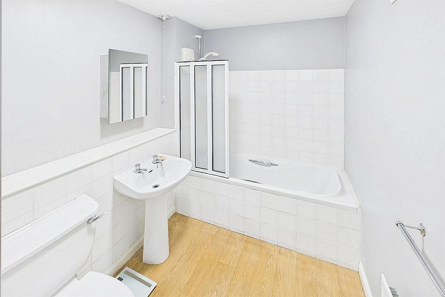 13 Ravenhill Reach Mews