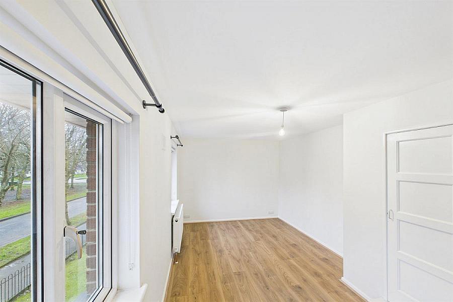 47 Clarawood Crescent