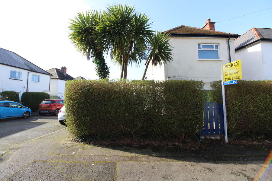 17 Dunraven Crescent