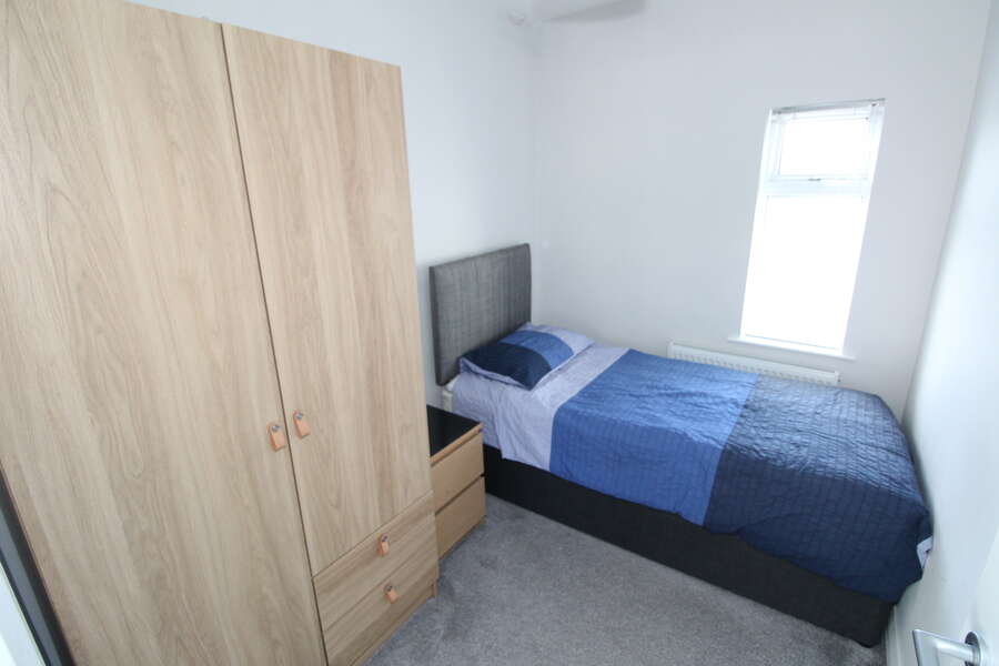 17 Dunraven Crescent