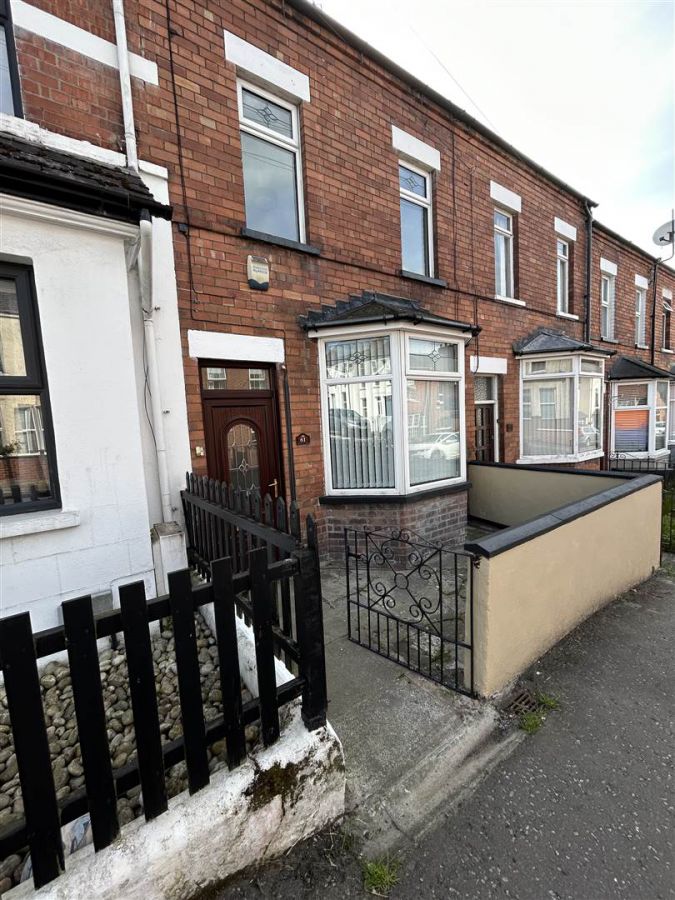61 Downshire Road,holywood, BT18 9LX