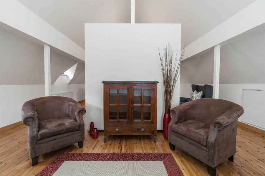 The Penthouse, 9 Altona Manor