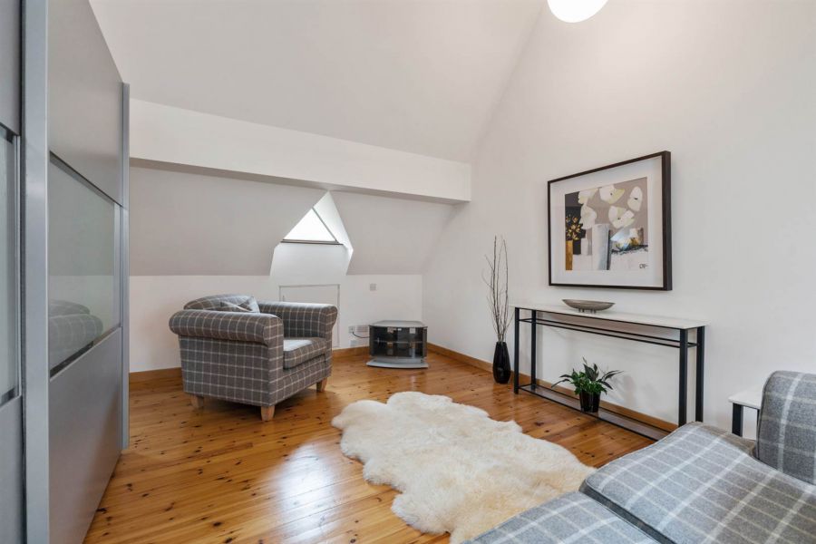 The Penthouse, 9 Altona Manor