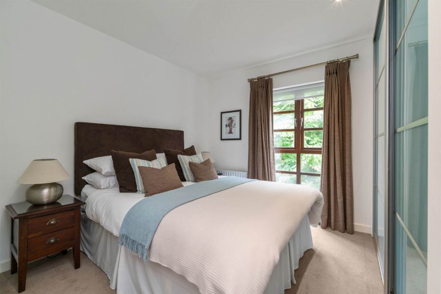 The Penthouse, 9 Altona Manor