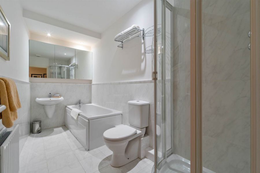 The Penthouse, 9 Altona Manor