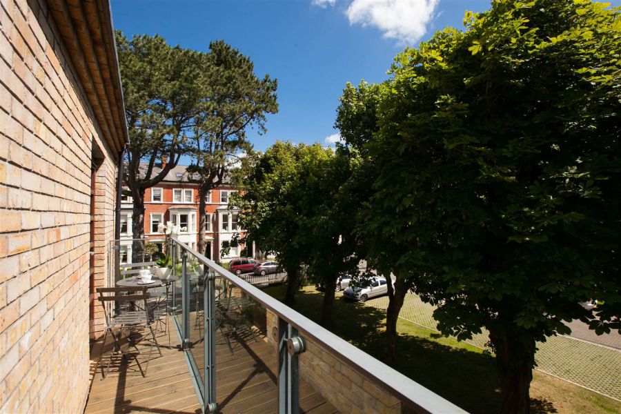 The Penthouse, 9 Altona Manor