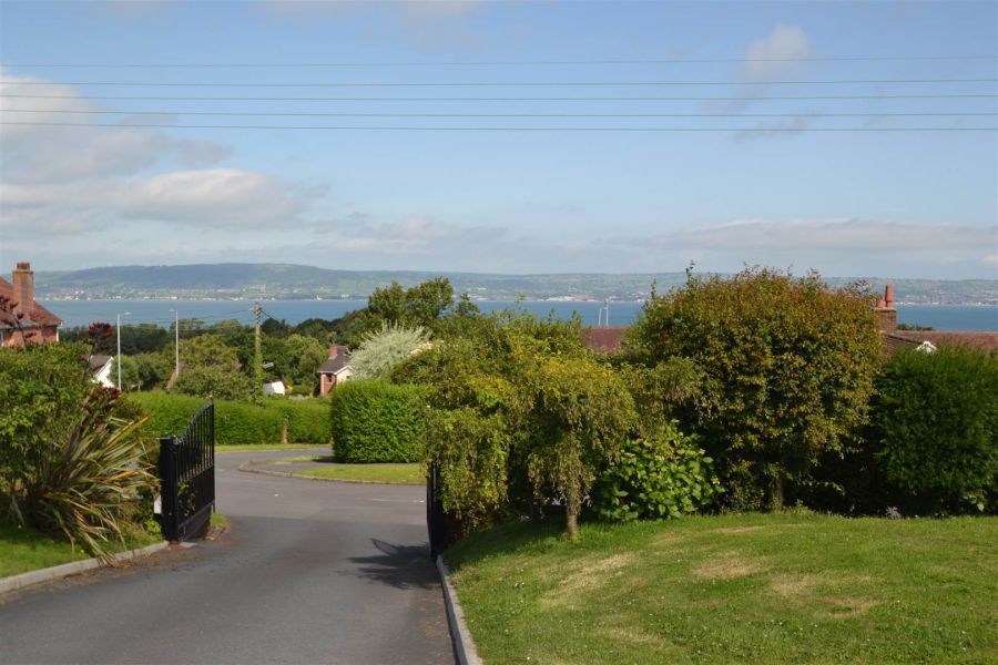 1 Larch Hill Avenue