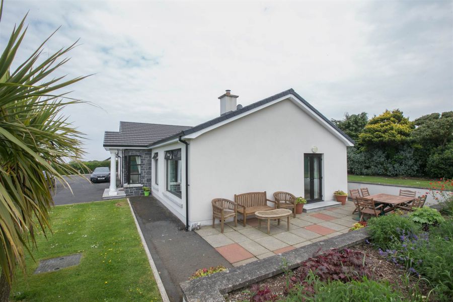1 Larch Hill Avenue