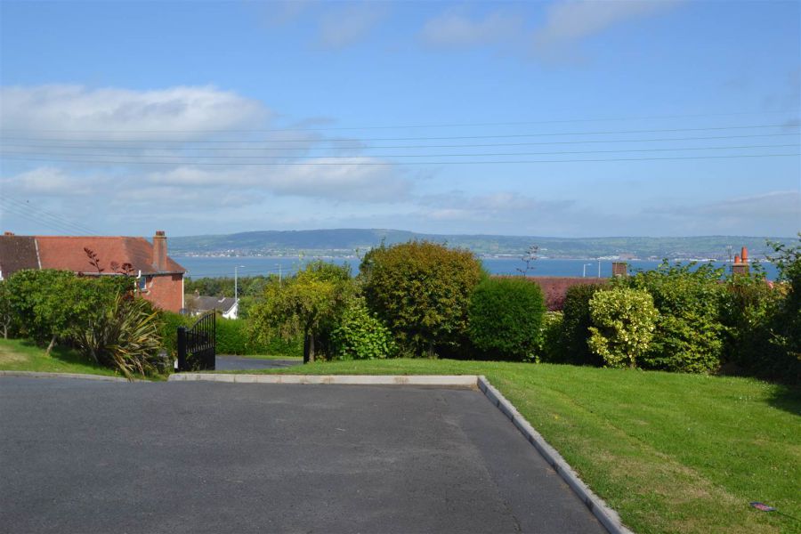 1 Larch Hill Avenue