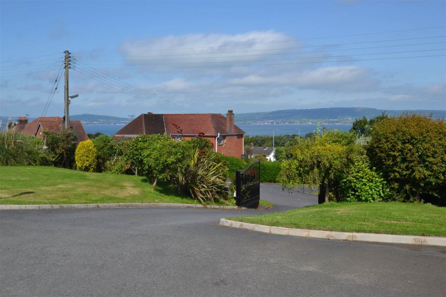 1 Larch Hill Avenue