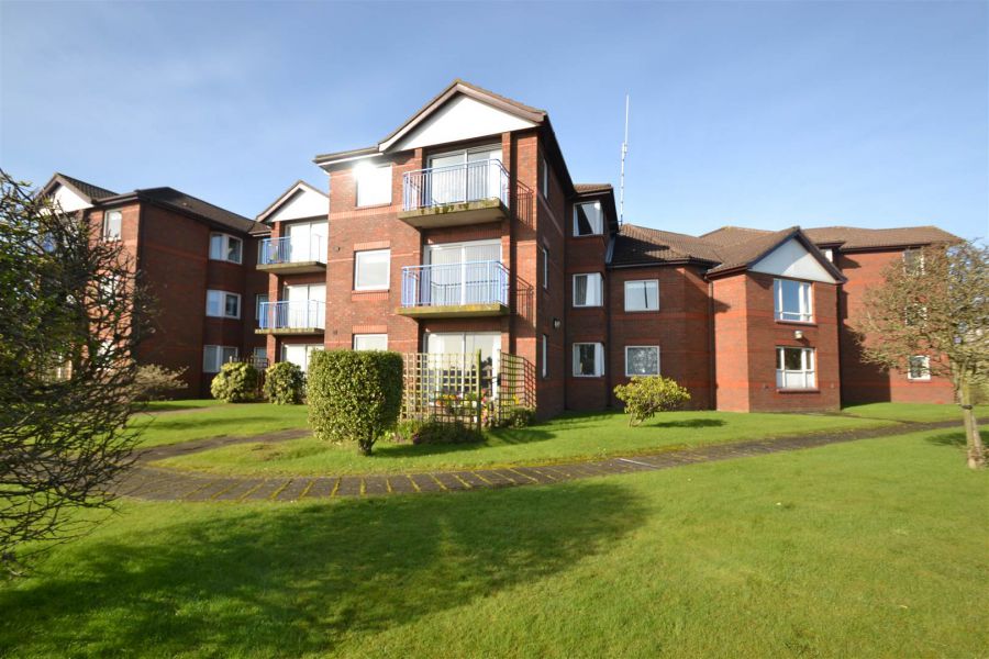 Apt13 Lyndhurst Court