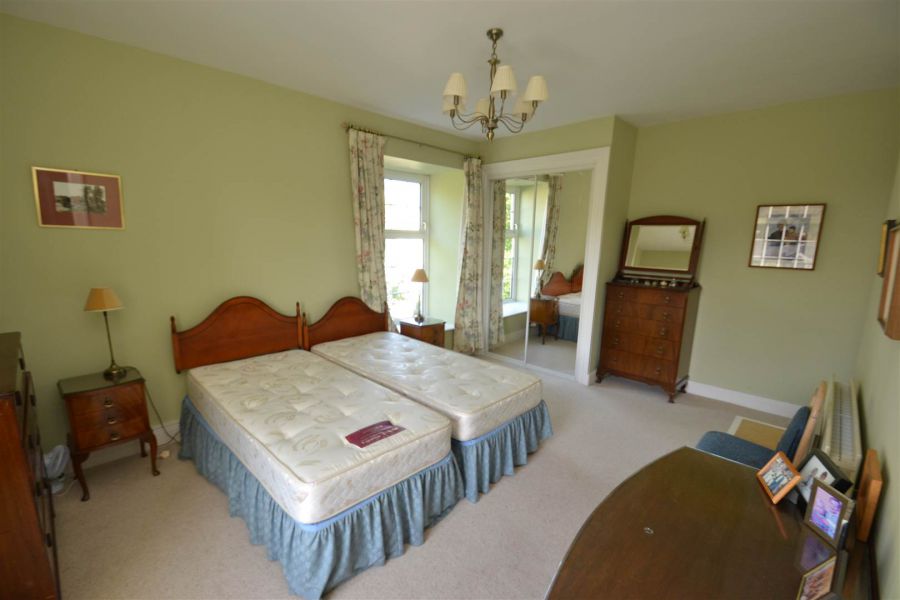 18 Thornhill Malone