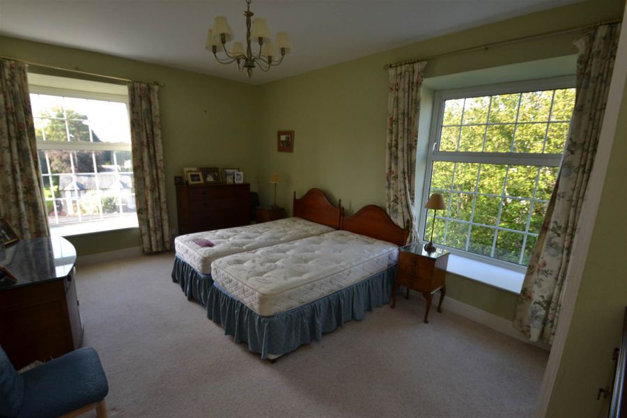 18 Thornhill Malone