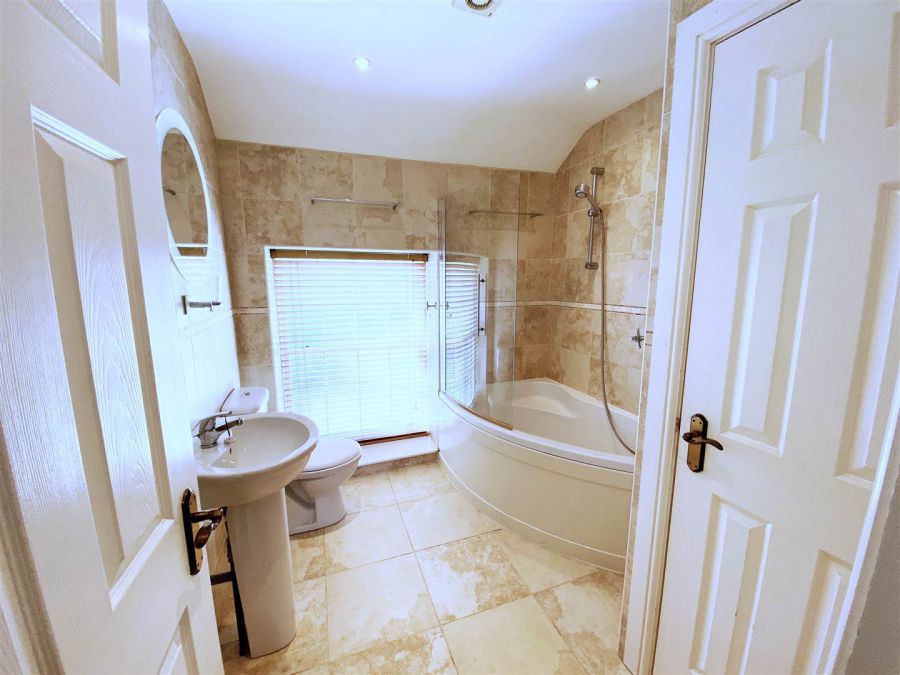 3 Manor Farm Court