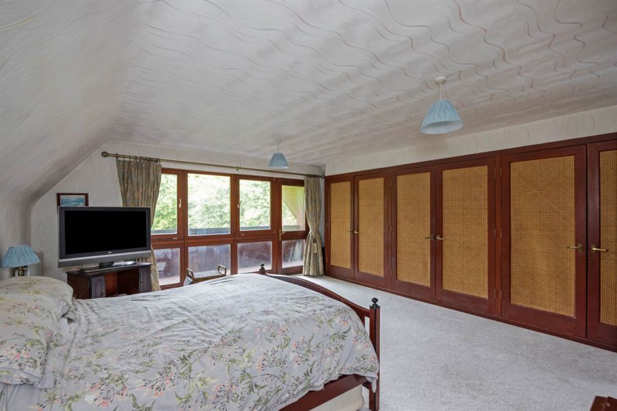 Farthings, 27 Glen Road