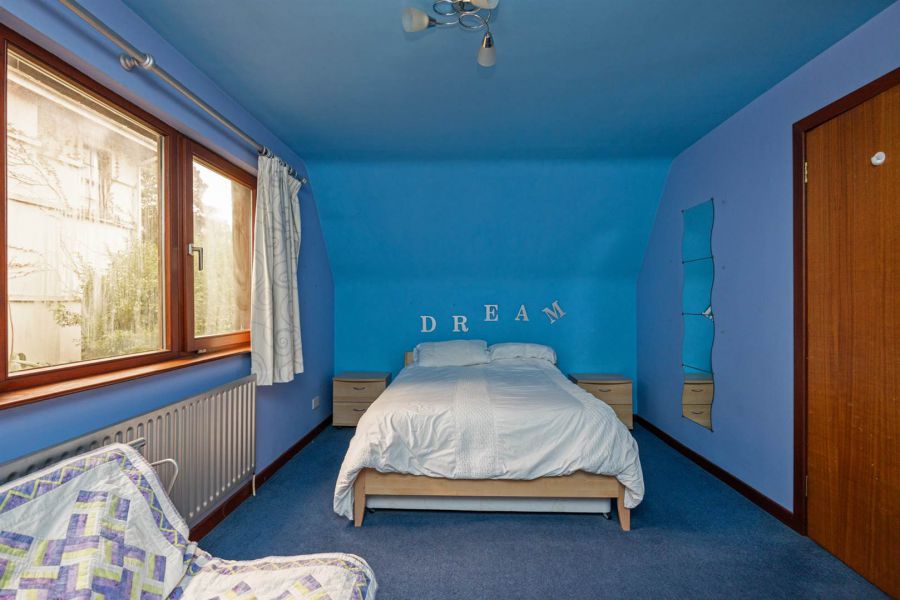 Farthings, 27 Glen Road