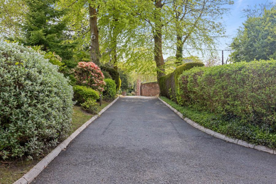 Farthings, 27 Glen Road