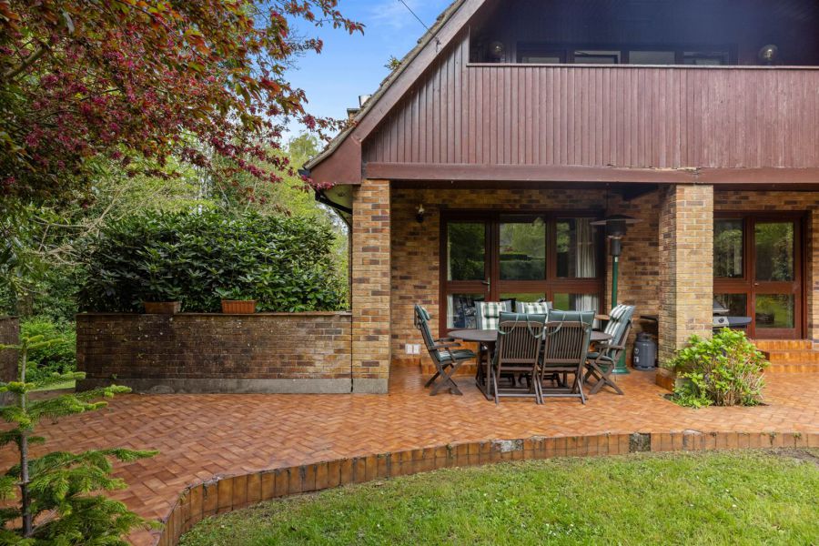 Farthings, 27 Glen Road