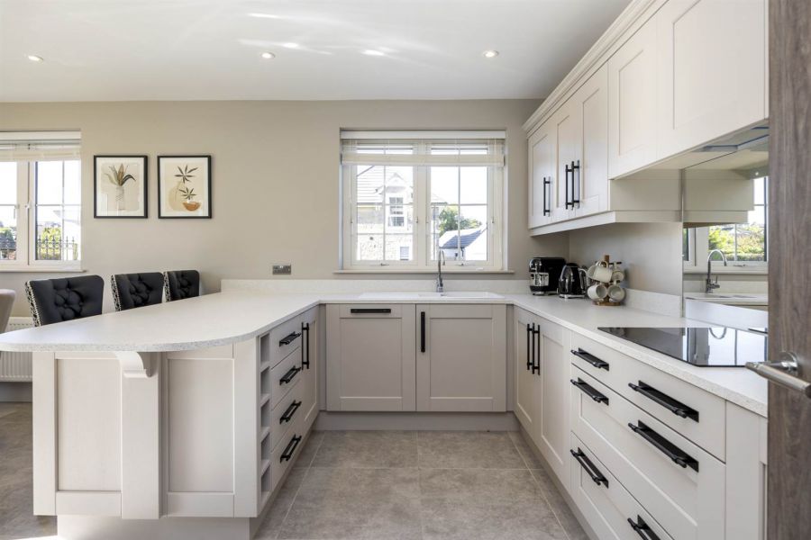 Lesley Meadows, 66A Whiterock Road