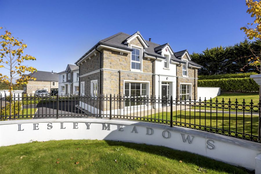 Lesley Meadows, 66A Whiterock Road