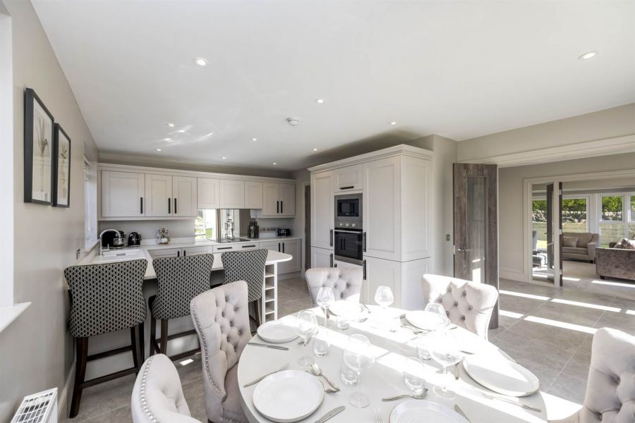 Lesley Meadows, 66A Whiterock Road