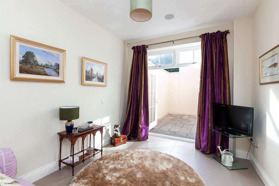 Apt 1, 7 Broomhill Lane