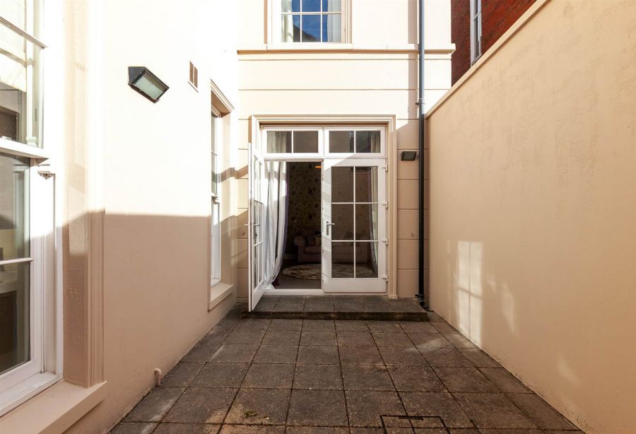 Apt 1, 7 Broomhill Lane