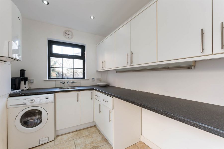 White Cottage, 6 Station Square