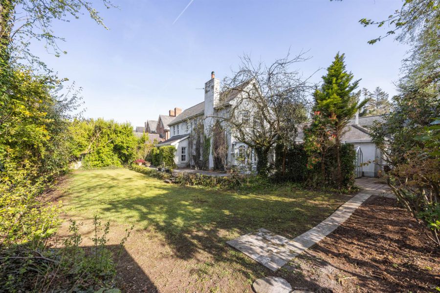 Gables Cottage, 14 Old Cultra Road